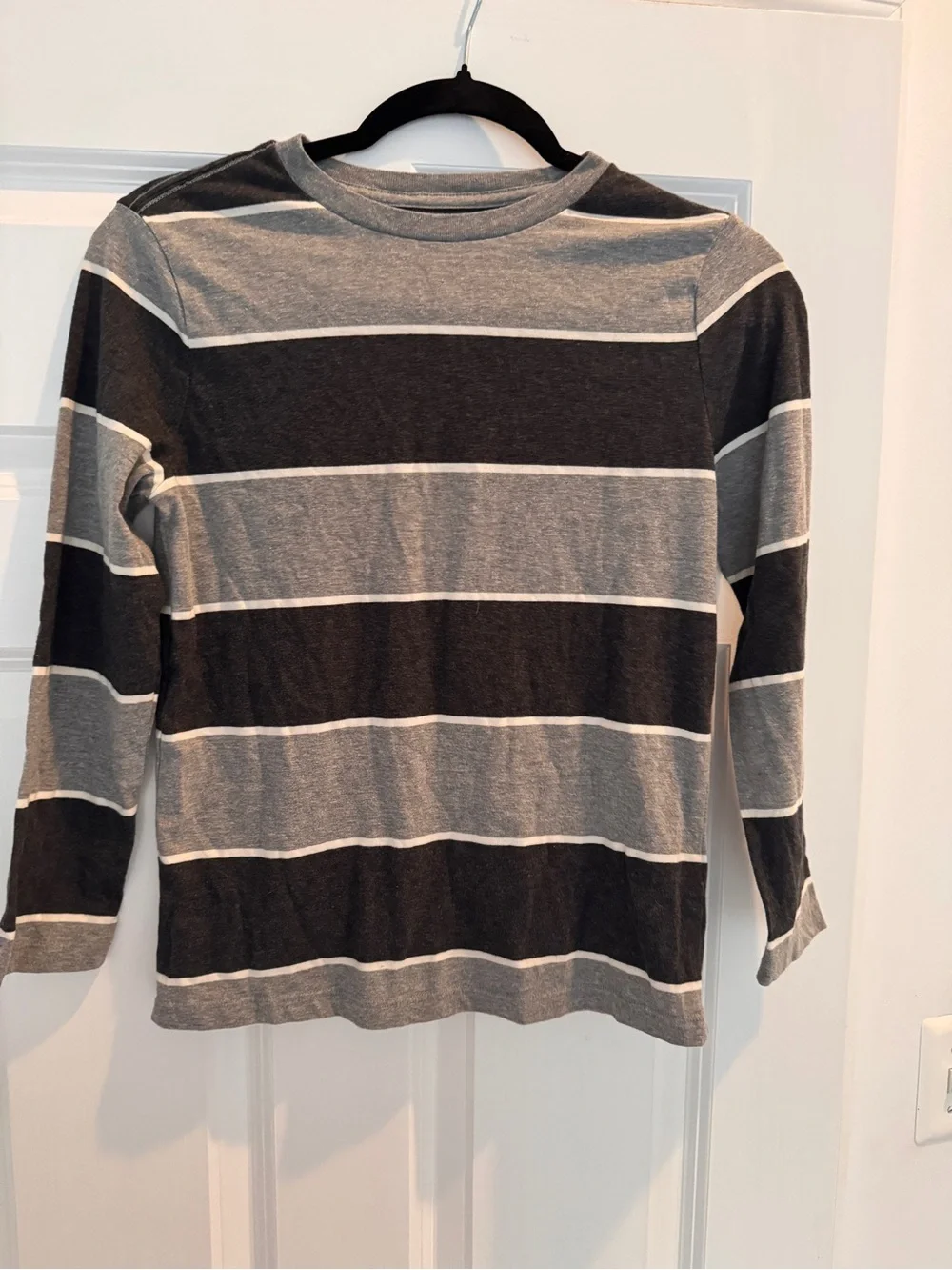 Old Navy Long-Sleeve Striped Crewneck Shirt - Gray & Black
